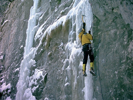 Cascate di ghiaccio Val D'Avio - Matteo Rivadossi su Argento