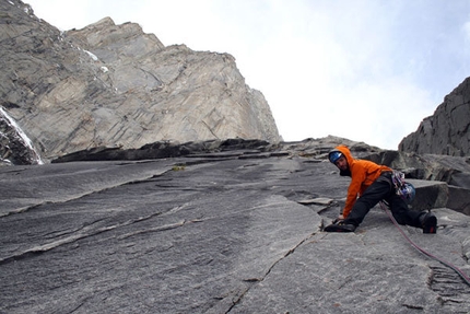 Karakorum - Pakistan - Martin Riegler climbing up perfect granite.