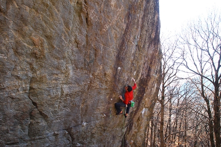 Stefano Carnati - Stefano Carnati on Deus irae 8c+ at Claro