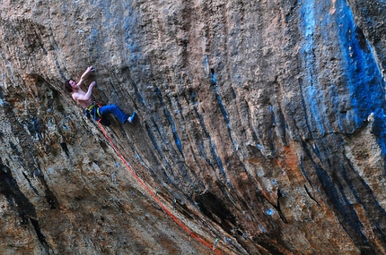 Adam Ondra - Adam Ondra su First Round First Minute 9b, Margalef, Spagna