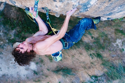 Adam Ondra - Adam Ondra su First Round First Minute 9b, Margalef, Spagna