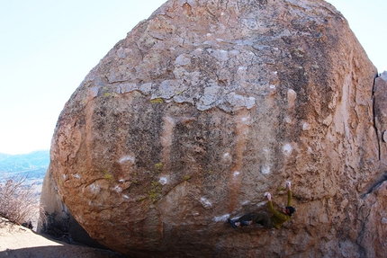 Bishop boulder, USA - Boulder at Bishop, USA: Drifter Plain High, Buttermilks