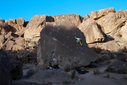 Bishop boulder, USA - Boulder at Bishop, USA: Celestail Trail, Happy Boulder
