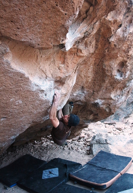 Bishop boulder, USA - Boulder at Bishop, USA: Acid Wash, Happy Boulder