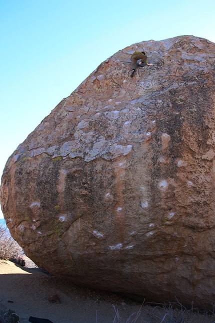 Bishop boulder, USA - Boulder at Bishop, USA: Drifter Plain High, Buttermilks