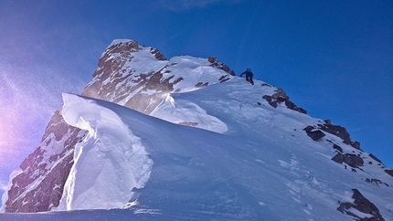 Hansjörg Auer and the collapsed cornice, Hohe Geige - The cornice collapse on the Hohe Geige, Ötztaler Alps, on 25/01/2014.