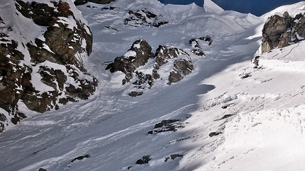 Hansjörg Auer and the collapsed cornice, Hohe Geige - The cornice collapse on the Hohe Geige, Ötztaler Alps, on 25/01/2014.