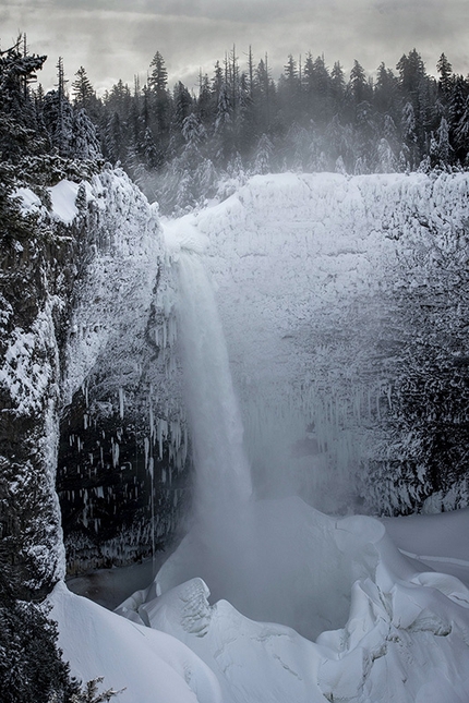 Will Gadd, Helmcken Falls, Canada - Find the line of Overhead Hazard...