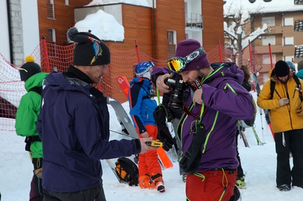Avalanche education - Transceiver check: a must before starting.