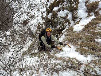 Cima di Dass, Valsassina - Via Forrest G.A.M.P. (Tito Arosio, Francesco Milani Capialbi, Michele Tapparello 15/02/2014): canale parte bassa