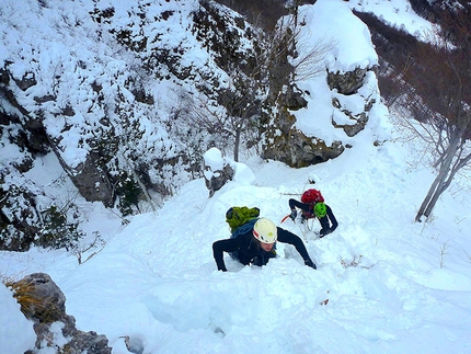 Cima di Dass, Valsassina - Via Forrest G.A.M.P. (Tito Arosio, Francesco Milani Capialbi, Michele Tapparello 15/02/2014): nevaio