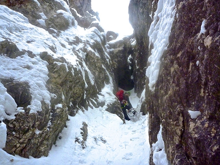 Cima di Dass, Valsassina - Via Forrest G.A.M.P. (Tito Arosio, Francesco Milani Capialbi, Michele Tapparello 15/02/2014): canale