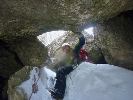 Cima di Dass, Valsassina - Via Forrest G.A.M.P. (Tito Arosio, Francesco Milani Capialbi, Michele Tapparello 15/02/2014): L1