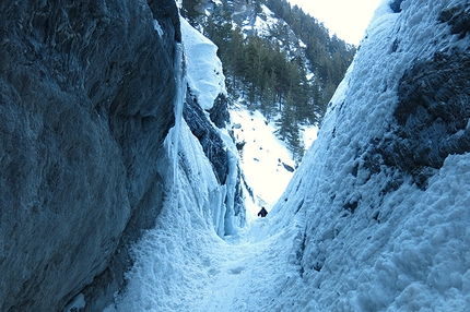 Chaberton 3131m, Alpi Cozie - Canale NE: la forra di ghiaccio