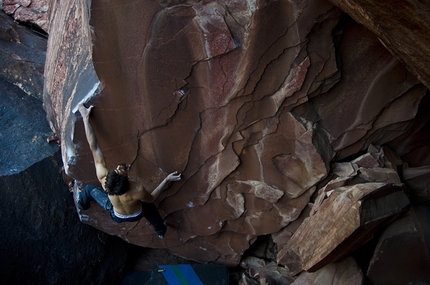 Red Rocks, USA - Niccolò Ceria on Abstraction 7C.