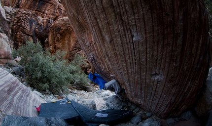 Red Rocks, USA - Niccolò Ceria on Meadowlark Lemon 8B+.