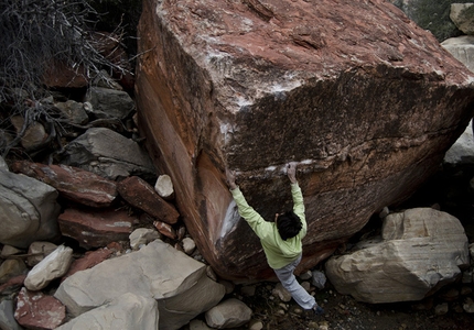 Red Rocks, USA - Niccolò Ceria climbing Red Dragon 7A+.