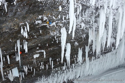 Helmcken Falls, Canada - Tim Emmett & Klemen Premrl climbing Overhead Hazard