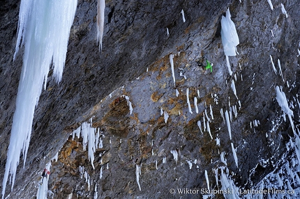 Helmcken Falls, Canada - Tim Emmett & Klemen Premrl climbing Overhead Hazard