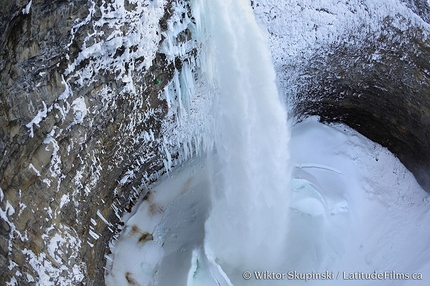 Helmcken Falls, Canada - Tim Emmett & Klemen Premrl su Overhead Hazard