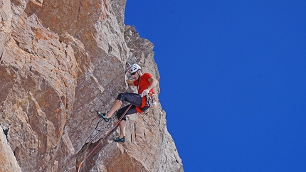 Via Follie Belliche, Cima Ceremana, Lagorai, Dolomites - Rolando Larcher on pitch 4