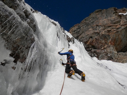 Banana Sprint, Grandes Murailles - Roberto Ferraris and François Cazzanelli during the first ascent of Banana Sprint, SE Face of Grandes Murailles