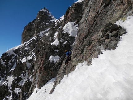 Banana Sprint, Grandes Murailles - Roberto Ferraris and François Cazzanelli during the first ascent of Banana Sprint, SE Face of Grandes Murailles