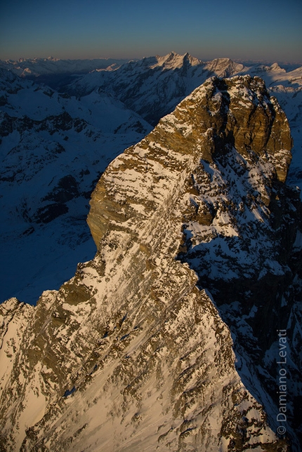 Hervé Barmasse, Cervino - Hervé Barmasse il 13 marzo 2014 durante il primo  concatenamento invernale delle 4 creste del Cervino