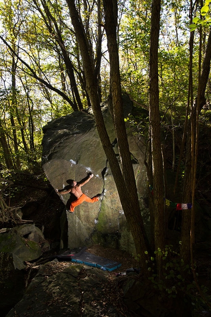 Varazze boulder - Christian Core climbing La mongolfiera, Varazze