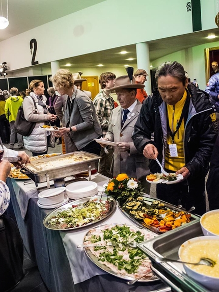 Piolets d'Or 2014 - La conferenza stampa e l'inizio serata: buffet