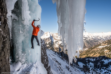 Dani Arnold - Dani Arnold solo climbing Crack Baby, Breitwangflue in 27:13