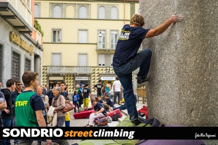 Sondrio Street Climbing. The Salewa Rockshow 2014 begins