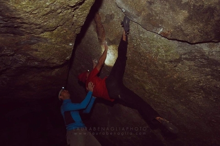 Melloblocco 2014 - Melloblocco backstage: Simone Pedeferri and Andrea Pavan freeing a problem at night