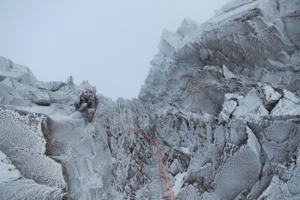 Grandes Jorasses, Monte Bianco - Rolling Stones, Grandes Jorasses: prima libera Luka Lindič & Luka Krajnc 12-15/03/2014