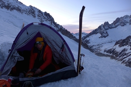 Grandes Jorasses, Monte Bianco - Rolling Stones, Grandes Jorasses: prima libera Luka Lindič & Luka Krajnc 12-15/03/2014