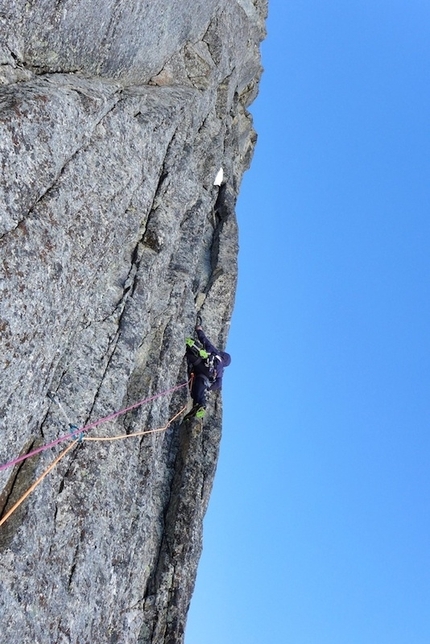 Grandes Jorasses, Mont Blanc - Rolling Stones, Grandes Jorasses: first free ascent Luka Lindič & Luka Krajnc 12-15/03/2014