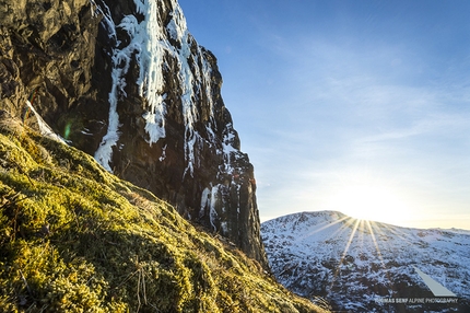 Ines Papert - La linea di Finnmonster (A2+, WI6 400m) sull'isola di Senja, Norvegia