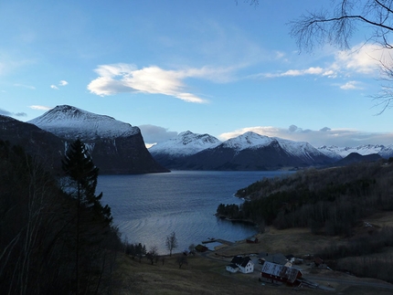 Norvegia 2014 - Il Langfjorden, nei pressi di Andalsnes (Romsdal)