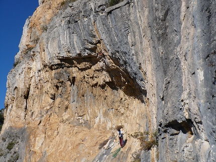 Mago e Megu, Manolo tra l'arrampicata ed i vecchi e nuovi amici di Toirano