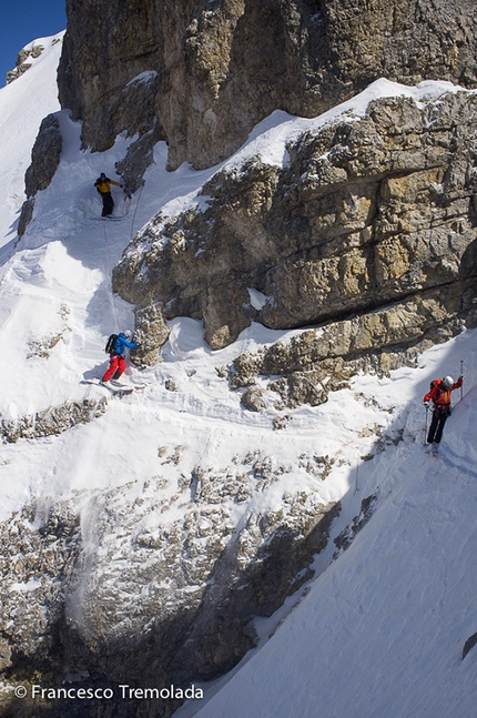 Tofana di Dentro, Dolomiti - Francesco Tremolada, Andrea Oberbacher, Enrico Baccanti e Norbert Frenademez il 10/04/2014 durante la probabile prima discesa della parete Nord-Nord/Ovest della Tofana di Dentro 3238 m (5.1/E3).