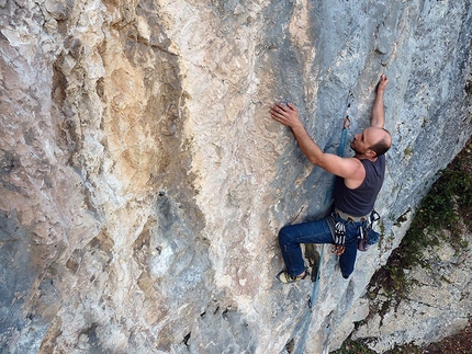 Sulfuria, Gola di Frasassi - Paolo Romagnoli su Sax Appeal (7a+)