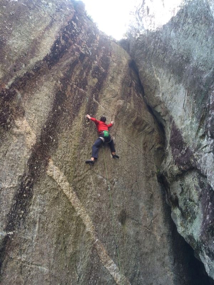 Stefano Carnati - Stefano Carnati climbing Spirit Walker 8c, Sasso Remenno, Val di Mello