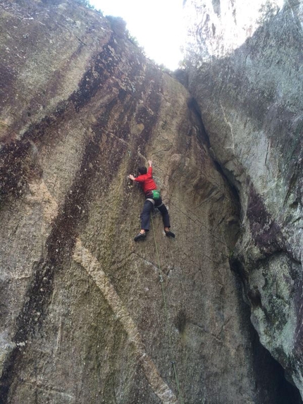 Stefano Carnati - Stefano Carnati su Spirit Walker 8c, Sasso Remenno, Val di Mello