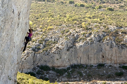 Arrampicata ad Atene, Grecia - Vali Raftopoulou su 