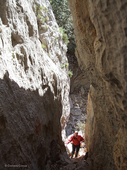 Tiscali, Sardinia - The narrow cleft through which you reach the village of Tiscali