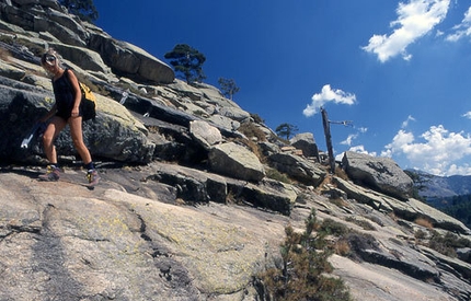 Corsica trekking - Radule waterfall - Crossing the granite slabs.