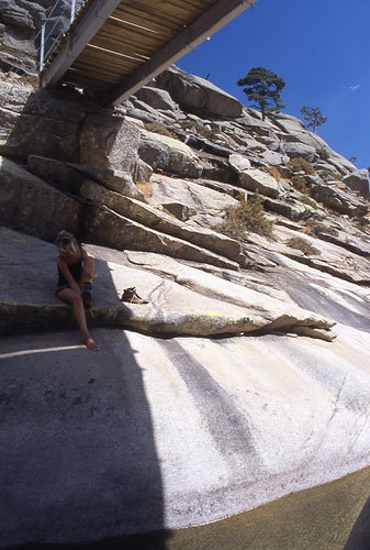 Corsica trekking - Radule waterfall - Short break beneath the bridge.