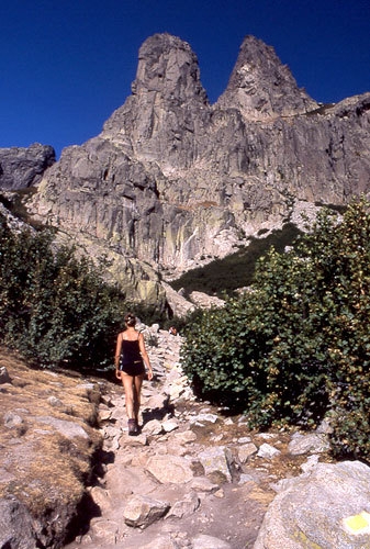 Corsica trekking - Lac de Melo and Lac de Capitello - As soon as the sun comes out the temperature rises considerably.