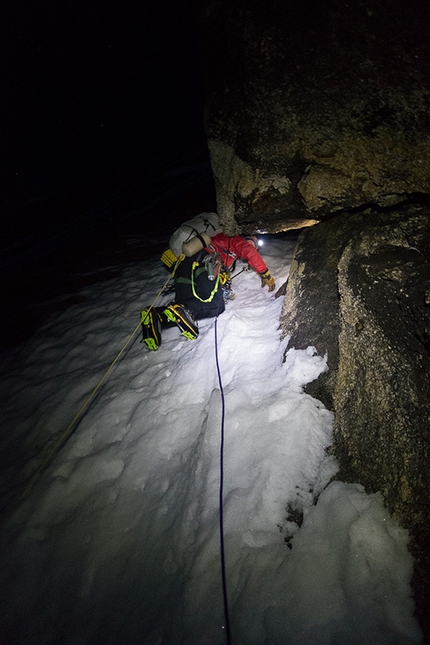 Stairway to Heaven, Mount Johnson, Alaska - Ryan Jennings e Kevin Cooper durante la prima salita di Stairway to Heaven (A1, M6, WI4, AI5+, X, 1200m, 01-04/05/2014) Mt. Johnson, Ruth Gorge, Alaska