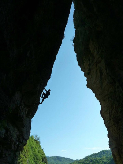 Climbing in Greece, between Epirus and Thessaly - Sector Bridge Mision, Vicos Gorge.